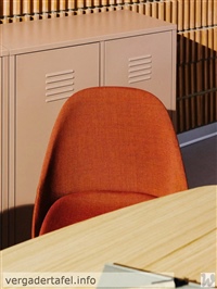 28 Enea Mate Chair Detail
